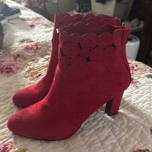 [BRAND NEW, NEVER WORN] Red Sparkle Velvet One Inch Heels, Size 7.5 WOMENS